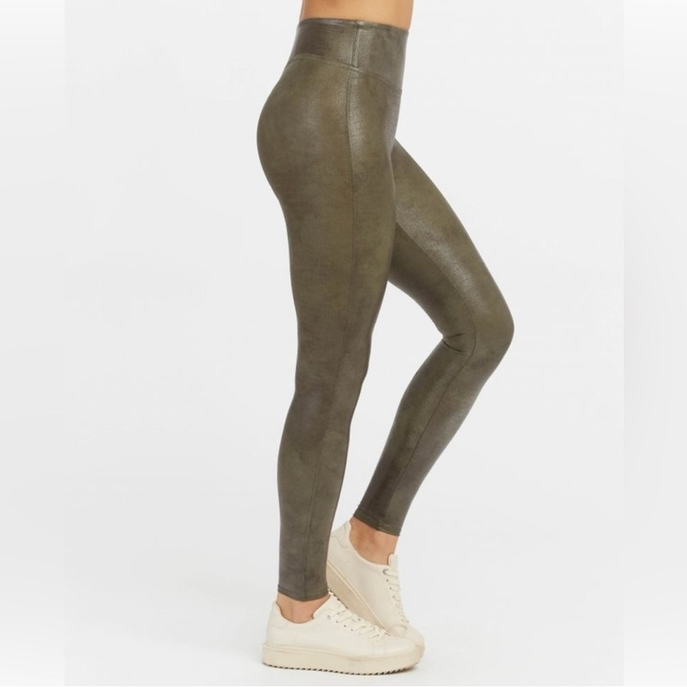 SPANX Faux Leather Croc Shine Leggings in Darkened Olive Size S